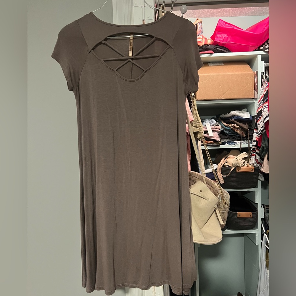 Dress - Picture 2 of 3
